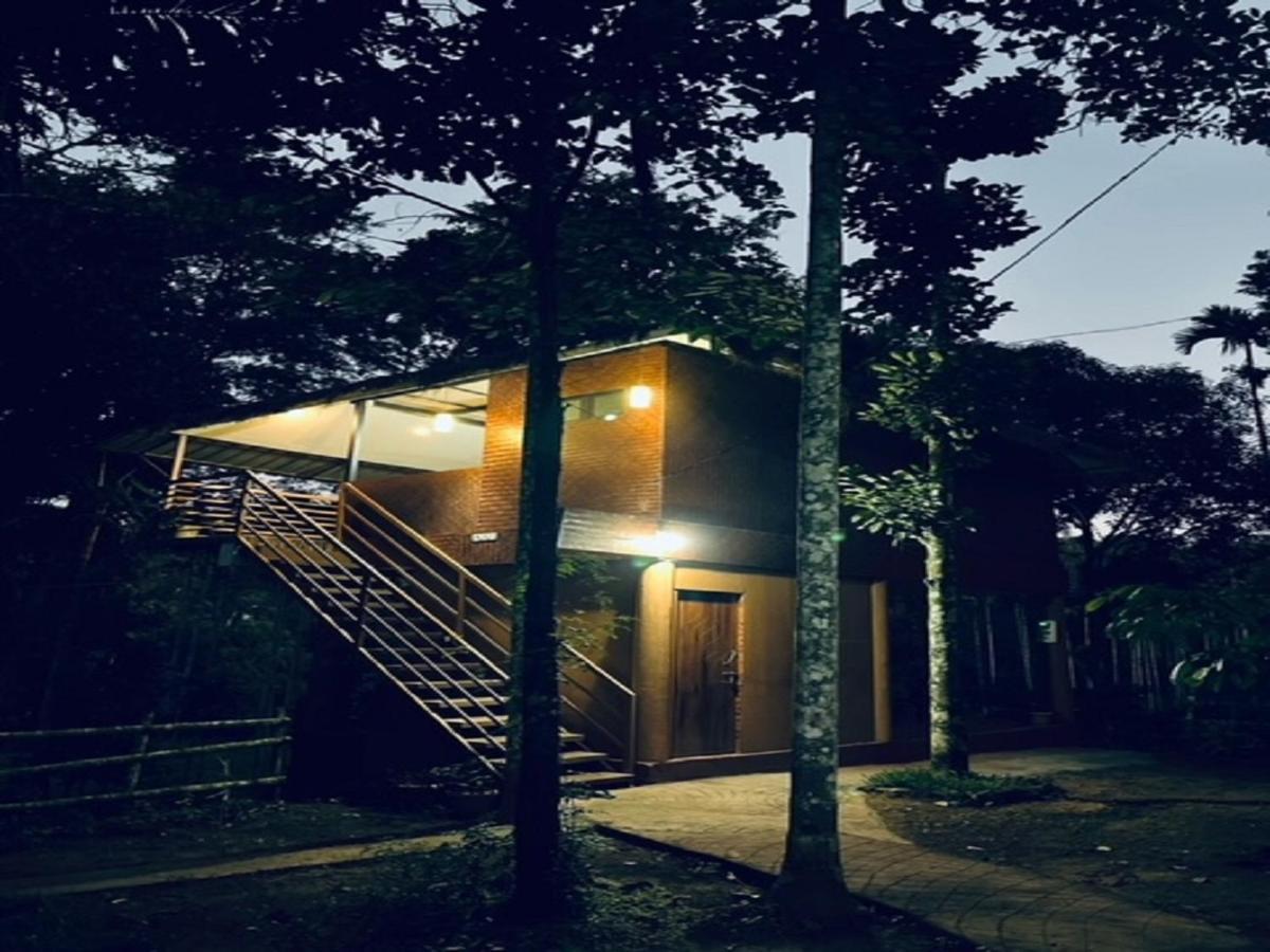 Kuruva Shoreline Wayanad Chegāt Exterior foto